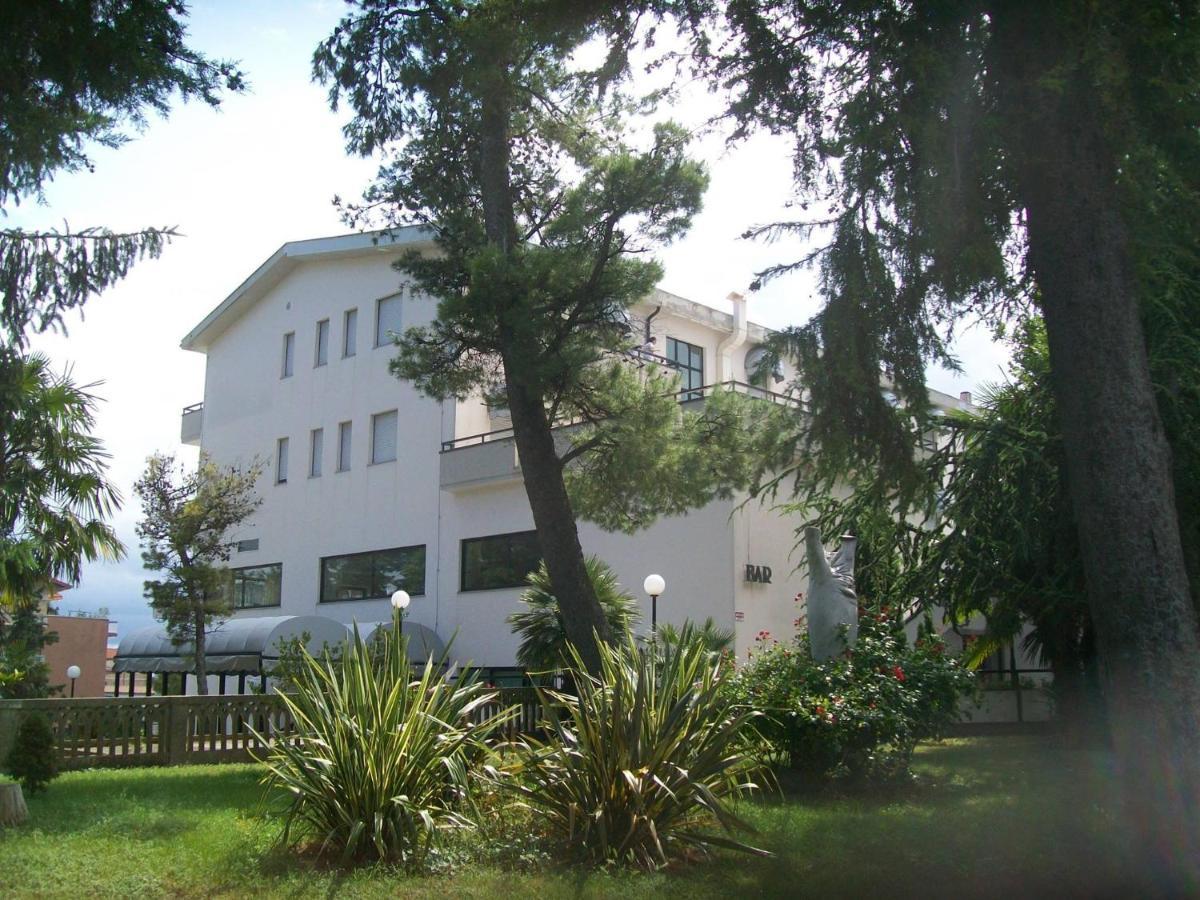 אטרי Hotel Du Parc מראה חיצוני תמונה