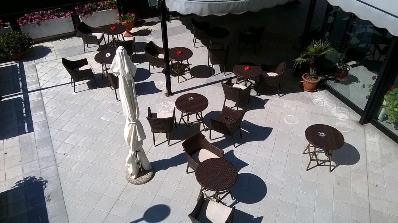 אטרי Hotel Du Parc מראה חיצוני תמונה