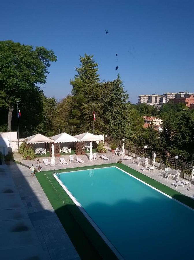 אטרי Hotel Du Parc מראה חיצוני תמונה